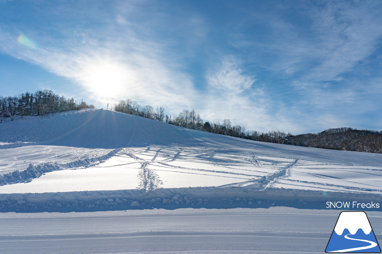 美唄国設スキー場｜豪雪・美唄からメリークリスマス！現在、道内屈指の積雪量。ということで、コンディションは最高です！